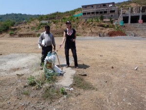 Picture of Shazar and Sikander looking at the bore